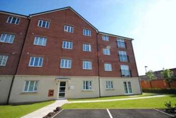 2 bedroom Flat for s...