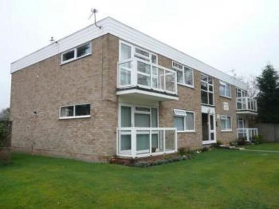 2 bedroom Flat for s...