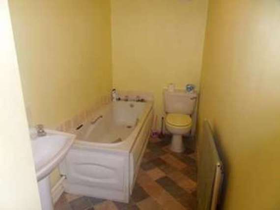 1 bedroom Flat for s...