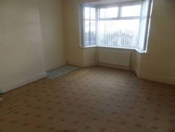 2 bedroom Flat for s...