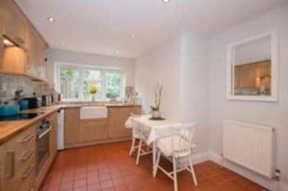 2 bedroom End of Ter...