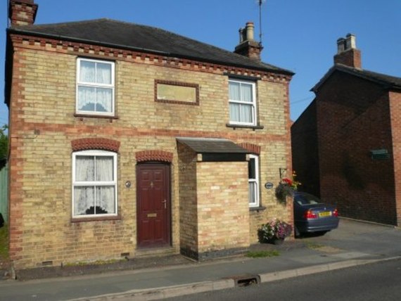 2 bedroom Semi-Detac...