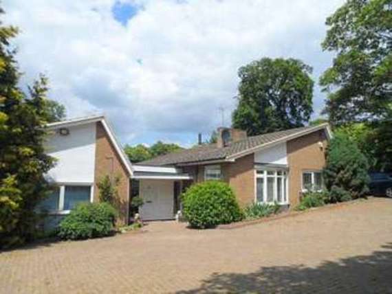 5 bedroom Detached f...