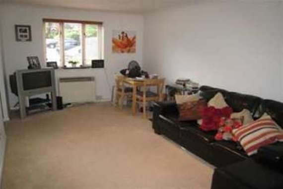 1 bedroom Flat to re...