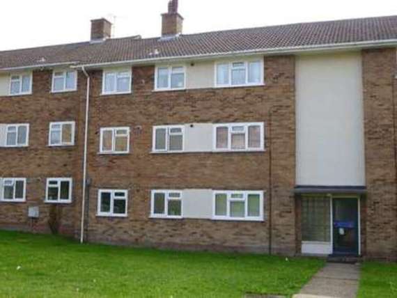 2 bedroom Flat for s...