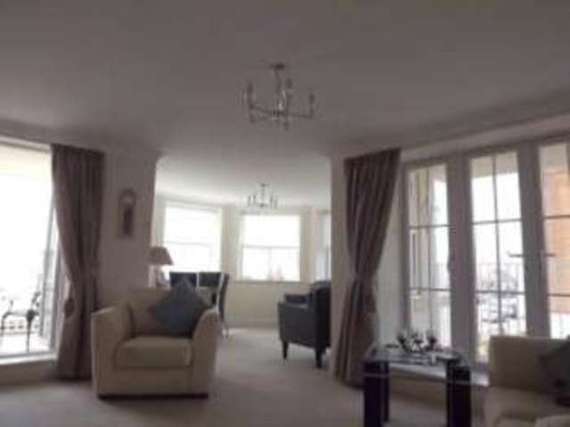 2 bedroom Flat for s...