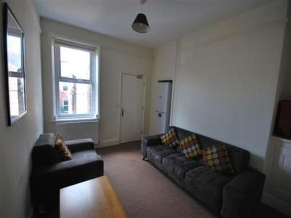 3 bedroom Flat to re...