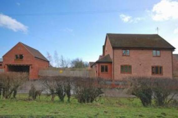 5 bedroom Detached f...