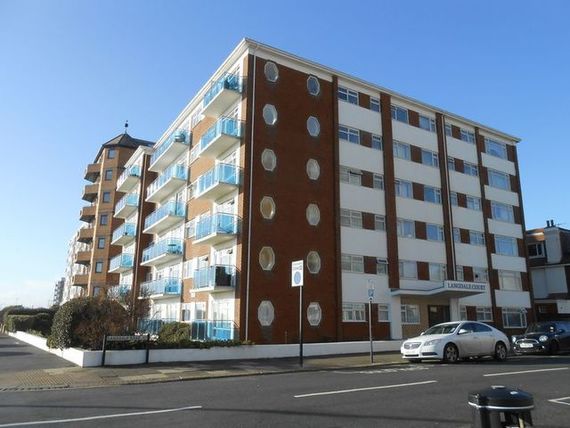1 bedroom Flat for s...