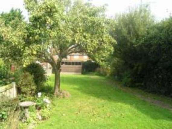 2 bedroom Bungalow f...