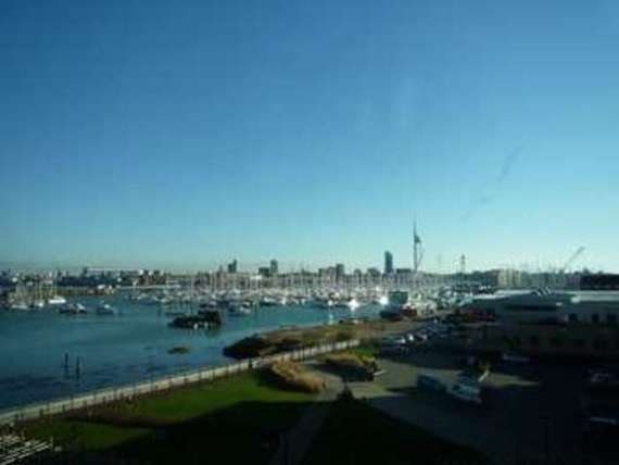 2 bedroom Flat for s...