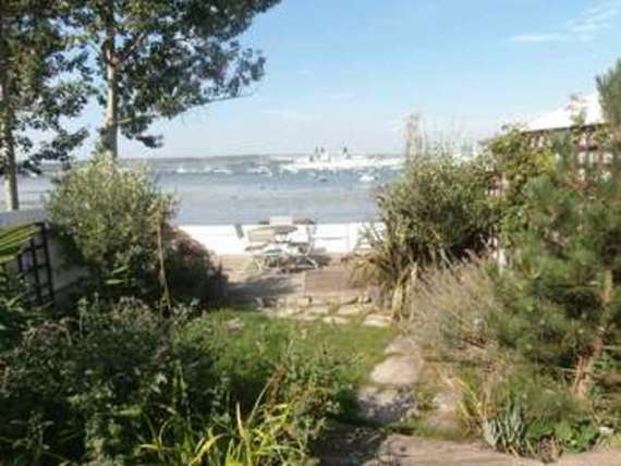 4 bedroom End of Ter...
