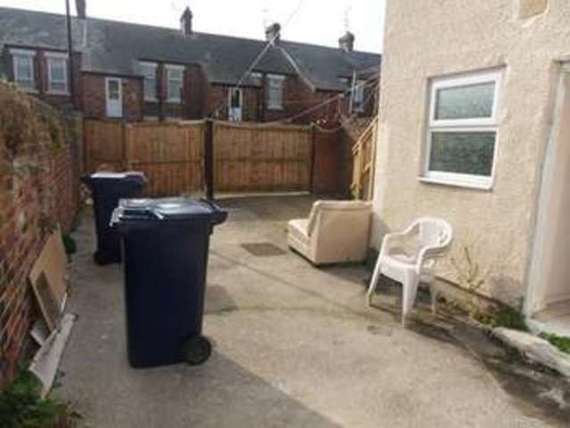 3 bedroom Flat for s...