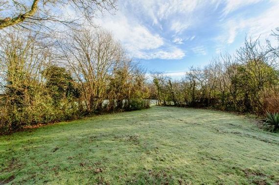 2 bedroom Detached f...
