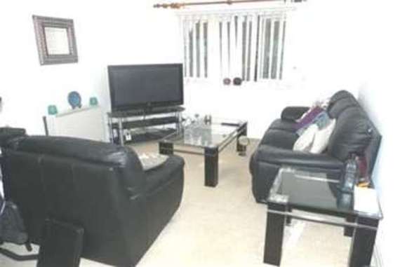 2 bedroom Flat to re...