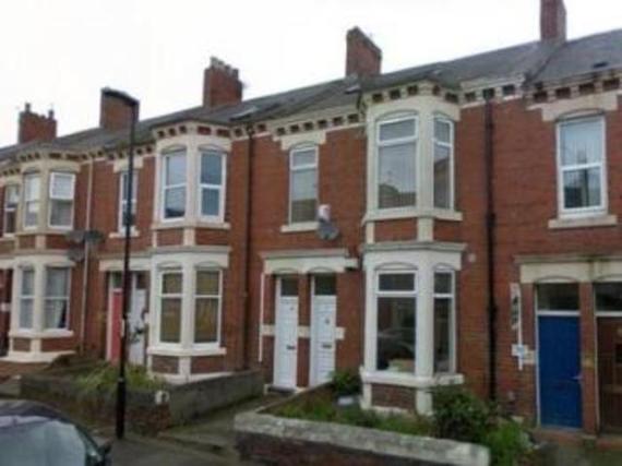 2 bedroom Flat for s...