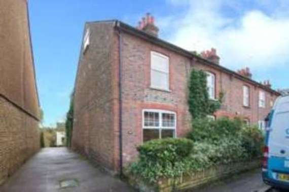 2 bedroom End of Ter...