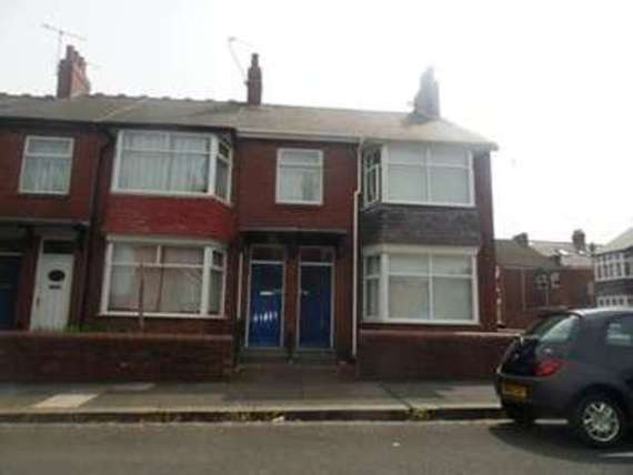 3 bedroom Flat for s...
