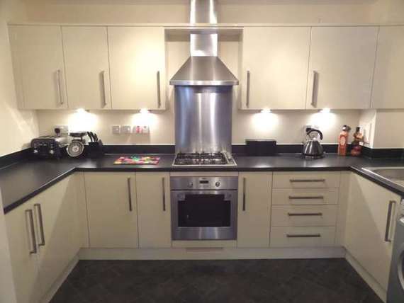 2 bedroom Flat to re...