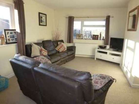2 bedroom Detached f...