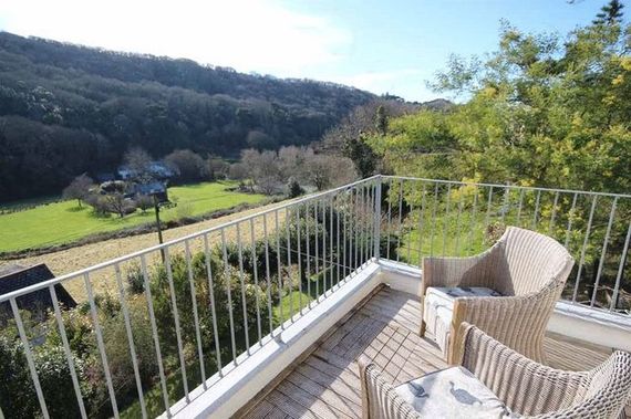 5 bedroom Detached f...