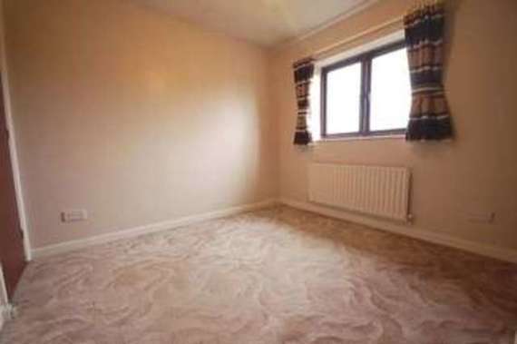 2 bedroom Detached f...