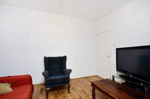 2 bedroom Flat for s...