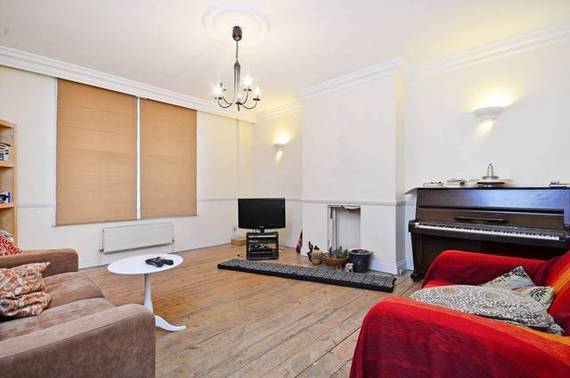 4 bedroom Maisonette...