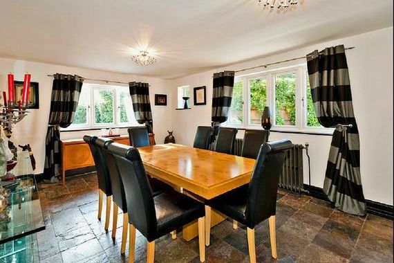 8 bedroom Detached f...