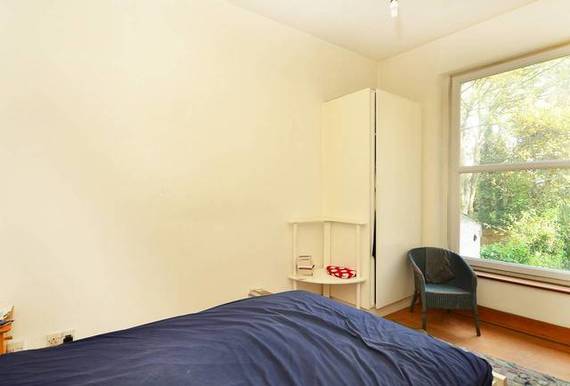 2 bedroom Flat for s...