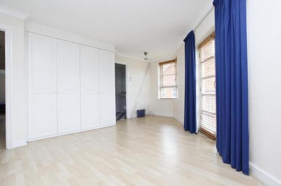 4 bedroom Flat for s...