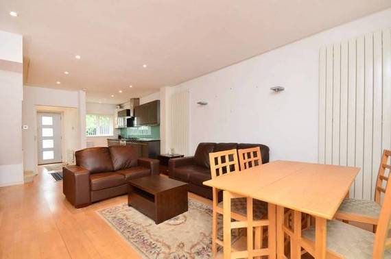 2 bedroom Detached t...