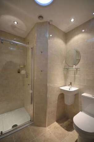 2 bedroom Flat for s...