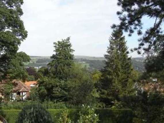 6 bedroom Detached f...