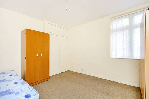 2 bedroom Flat for s...