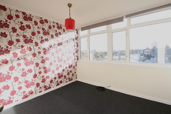 2 bedroom Flat for s...