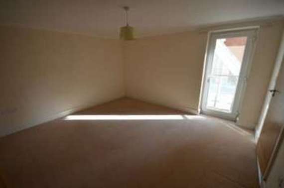 2 bedroom Flat for s...