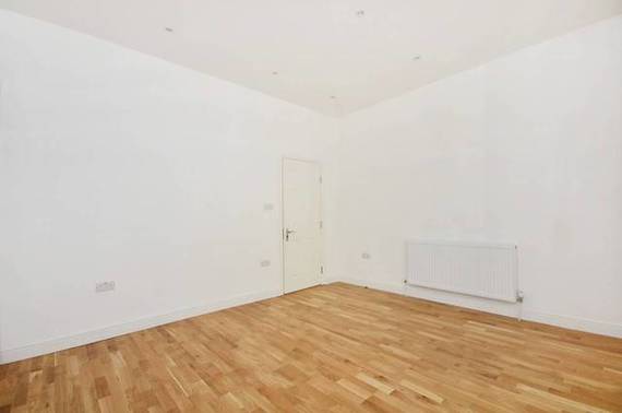 1 bedroom Flat for s...