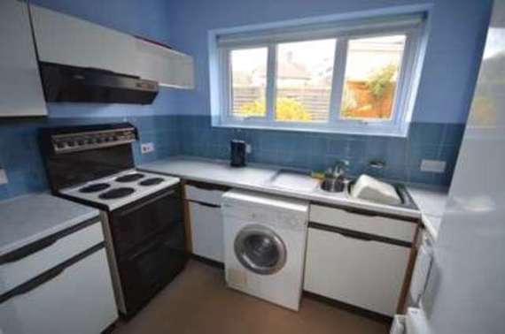 2 bedroom Detached f...