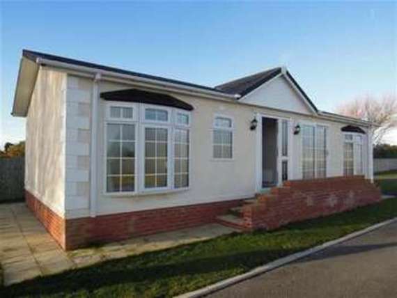 2 bedroom Detached f...