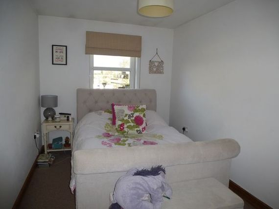 2 bedroom Semi-Detac...