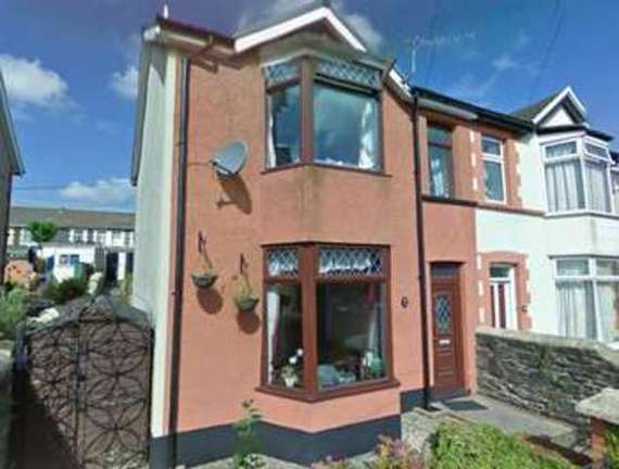 6 bedroom Semi-Detac...