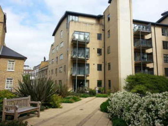 1 bedroom Flat to re...