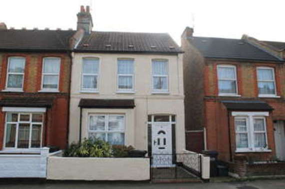 3 bedroom End of Ter...
