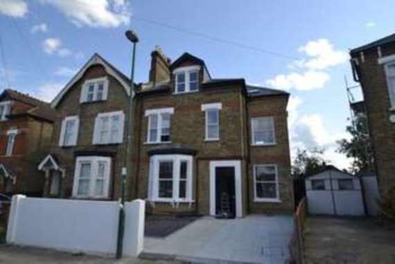 2 bedroom Flat for s...