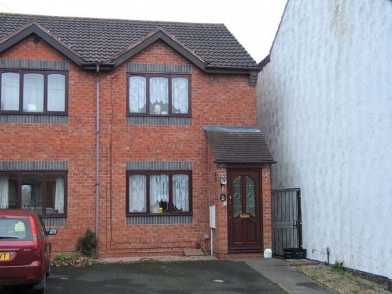 2 bedroom Semi-Detac...