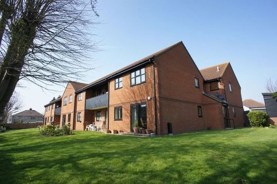 2 bedroom Flat for s...