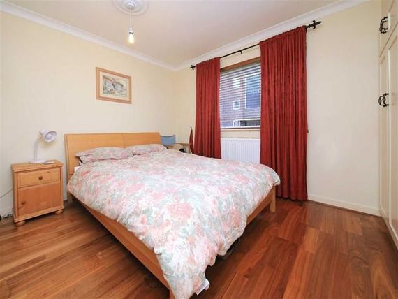 2 bedroom Flat to re...