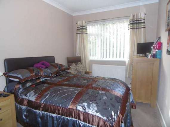 2 bedroom Detached f...