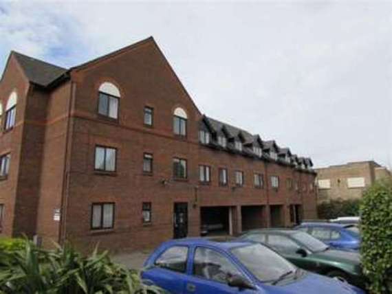 2 bedroom Property f...